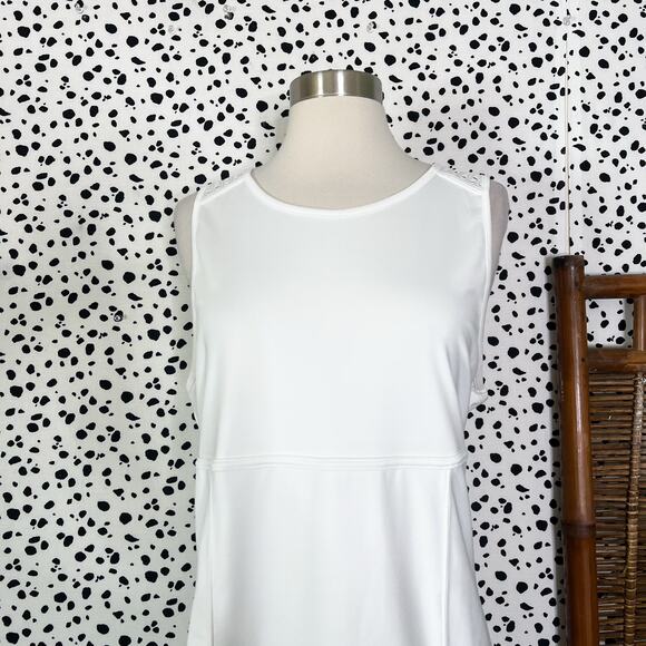 Tuckernuck | Victoria White Active Mesh Plus Size Pleated Active Tennis Dress - Picture 3 of 12